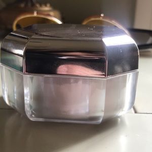 Fenty Beauty Makeup - Fenty Beauty Lavender Powder- Used Once Fenty Beauty Makeup - Fenty Beauty Lavender Powder- Used Once